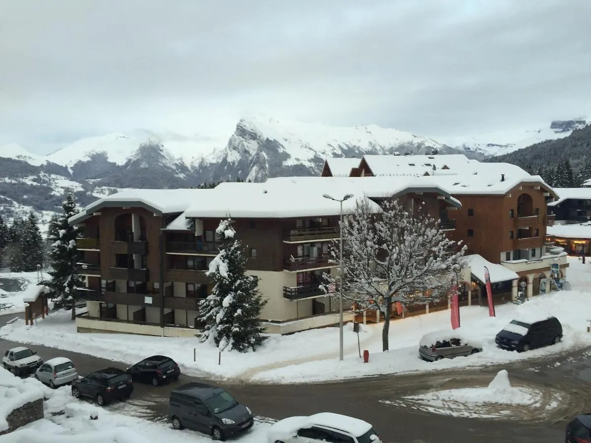Charmant 2 Pieces Renove Pres Des Pistes A Morillon, 4 Pers, Parking, Animaux Acceptes - Fr-1-412-49 0*, Morillon France